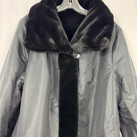 Luxurious Reversible Faux Fur Coat - Picture 10 of 13